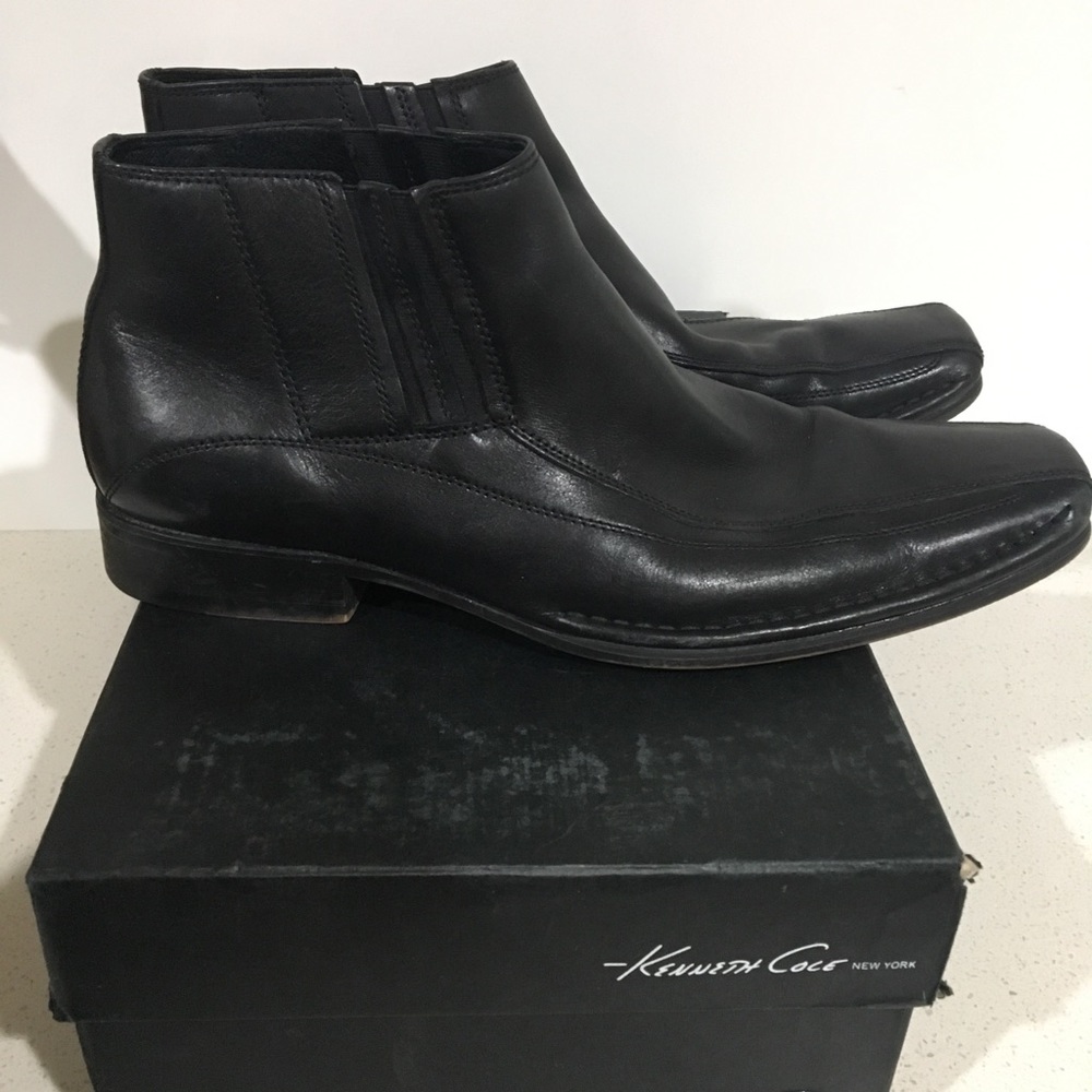 Kenneth Cole Black dress shoes